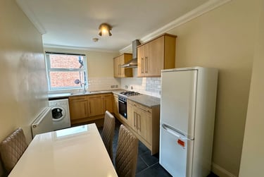 2 bed flat, Pope Street, Knighton, Leicester, LE26DX - Image 4
