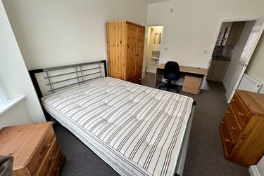 2 bed flat, Lorne Road, Clarendon Park, Leicester, LE21YG - Image 4