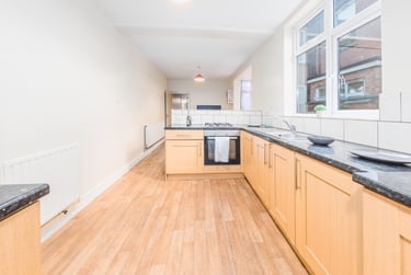 6 bed house, Fosse Road South, City Centre, Leicester, LE30FR - Image 2