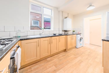 6 bed house, Fosse Road South, City Centre, Leicester, LE30FR - Image 3