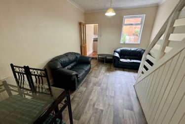 2 bed house, Knighton Fields Road East, Knighton, Leicester, LE26DP - Image 3