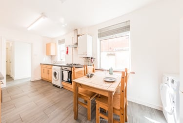 5 bed house, Knighton Fields Road East, Knighton, Leicester, LE26DP - Image 5