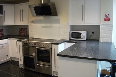 6 bed house, Heeley Road, Selly Oak, Birmingham, B296EJ - Image 2