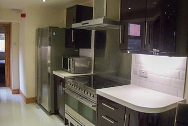 6 bed house, Hubert Road, Selly Oak, Birmingham, B296ET - Image 2