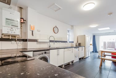 6 bed house, Grange Road, Selly Oak, Birmingham, B296AP - Image 1