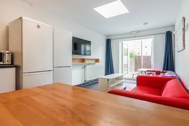 6 bed house, Grange Road, Selly Oak, Birmingham, B296AP - Image 2