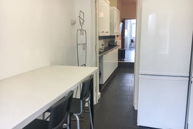 5 bed house, Dawlish Road, Selly Oak, Birmingham, B297AF - Image 2