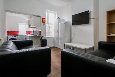 5 bed flat, Dawlish Road, Selly Oak, Birmingham, B297AE - Image 1