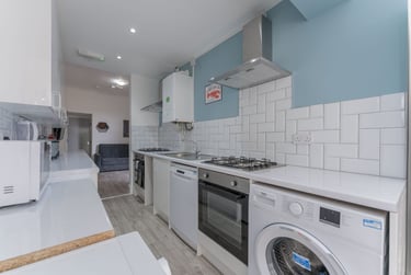 6 bed house, Tiverton Road, Selly Oak, Birmingham, B296BW - Image 1