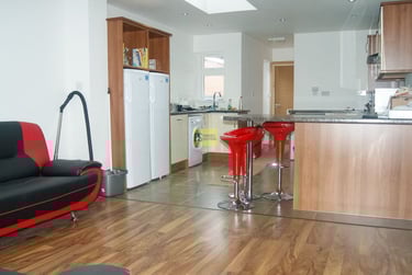 5 bed house, Hubert Road, Selly Oak, Birmingham, B296DX - Image 1