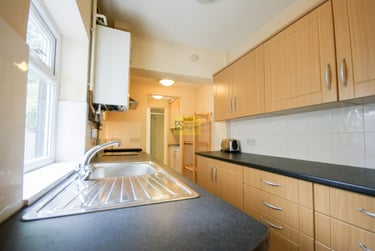 5 bed house, Tiverton Road, Selly Oak, Birmingham, B296BW - Image 2