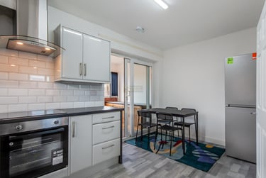 2 bed house, Tealby Grove, Selly Park, Birmingham, B297RJ - Image 2