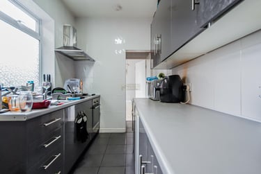 4 bed house, Dawlish Road, Selly Oak, Birmingham, B297AT - Image 1