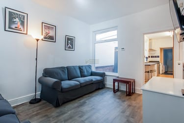 7 bed house, Warwards Lane, Selly Park, Birmingham, B297RD - Image 1