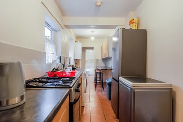 4 bed house, Winnie Road, Selly Oak, Birmingham, B296JX - Image 2