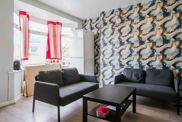 2 bed house, Lockwood Road, Northfield, Birmingham, B311QD - Image 2