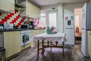 6 bed house, North Road, Selly Oak, Birmingham, B296AN - Image 1