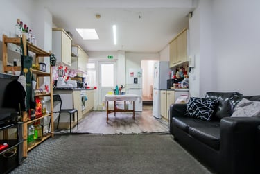 6 bed house, North Road, Selly Oak, Birmingham, B296AN - Image 2