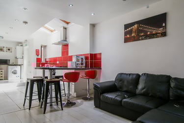 6 bed house, Dawlish Road, Selly Oak, Birmingham, B297AU - Image 2