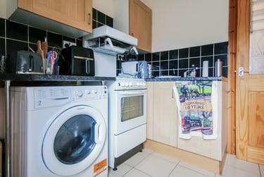 1 bed studio, Bournbrook Road, Selly Oak, Birmingham, B297BU - Image 2