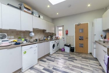 6 bed house, Tiverton Road Selly Oak, Birmingham, B296BT - Image 2