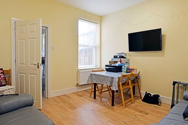 1 bed house, Hubert Road, Selly Oak, Birmingham, B296ER - Image 1