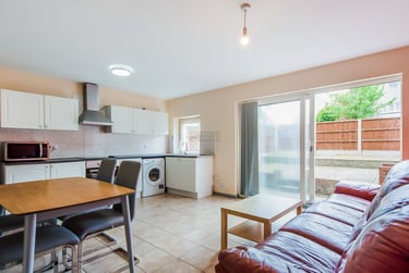 1 bed house, Kelsey Close, Birmingham, B74JL - Image 1