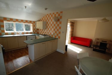 4 bed house, Dennistead Crescent, Headingley, Leeds, LS63PU - Image 1