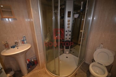 8 bed house, Chestnut Avenue, Hyde Park, Leeds, LS61AZ - Image 8