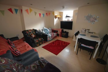 8 bed house, Mayville Avenue, Hyde Park, Leeds, LS61NQ - Image 1
