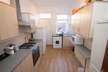 6 bed house, St. Michaels Terrace, Headingley, Leeds, LS63BQ - Image 1