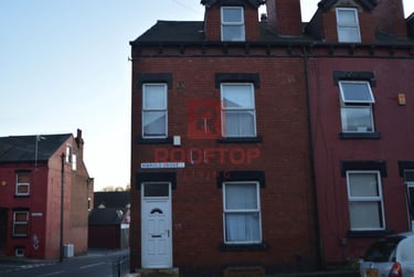 4 bed house, Harold Grove, Hyde Park, Leeds, LS61PH - Image 2