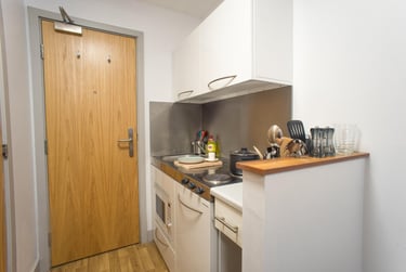 Classic at Unilife High Street, 12-14 High Street, City Centre, Southampton, SO142DF - Image 3