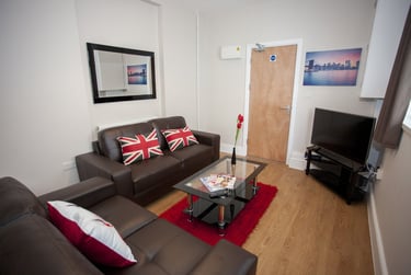 5 bed house, Rhondda Street, Mount Pleasant, Mount Pleasant, Swansea, SA16ER - Image 1