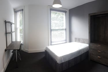 2 bed house, Marlborough Avenue, Spring Bank, Hull, HU53JS - Image 1