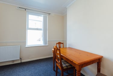 2 bed house, Blaydes Street, Newland, Hull, HU67RE - Image 4