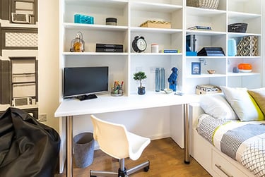 Gold Ensuite - Image 3