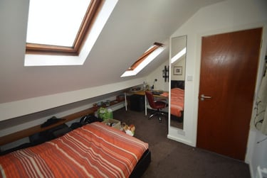 5 bed house, Wetherby Grove, Burley, Leeds, LS42JH - Image 5