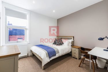 6 bed house, Hartley Crescent, Rampart Road, Leeds, LS62LL - Image 3