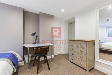 6 bed house, Hartley Crescent, Rampart Road, Leeds, LS62LL - Image 7