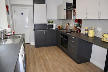 5 bed house, Rosehill Terrace, Mount Pleasant, Mount Pleasant, Swansea, SA16JN - Image 1