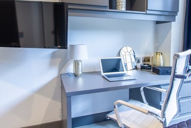 Classic 2 Bed Apartment - Image 3