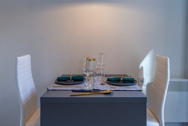 Deluxe 2 Bed Apartment - Image 2