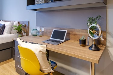 Luxury Plus Studio at Crown House, West Bar, Broomhall, Sheffield, S38PH - Image 7