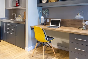 Luxury Studio at Crown House, West Bar, Broomhall, Sheffield, S38PH - Image 4