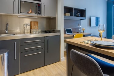 Luxury Studio at Crown House, West Bar, Broomhall, Sheffield, S38PH - Image 6