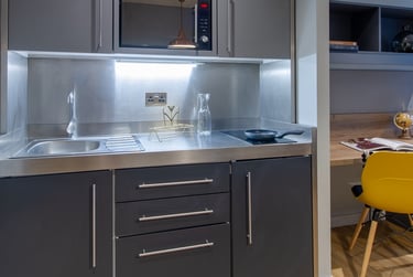 Superior Studio at Crown House, West Bar, Broomhall, Sheffield, S38PH - Image 8