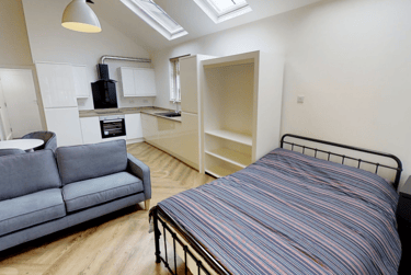1 bed house, Beverley Road, Newland, Hull, HU51LH - Image 1