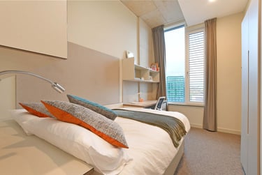 Silver Plus En-suite at LIV Student Sheffield, 131 Ecclesall Road, City Centre, Sheffield, S118HY - Image 2