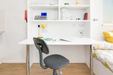 Silver Ensuite - Image 4